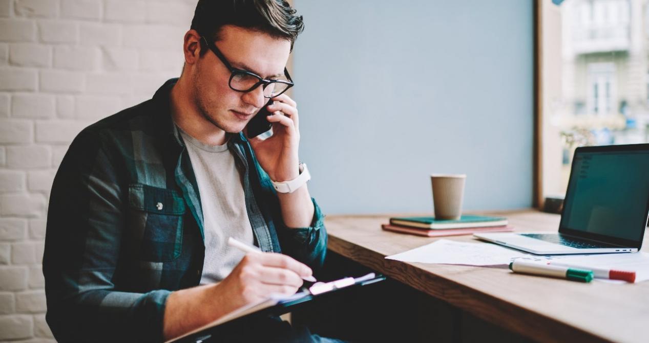 Student completing comprehensive website audit